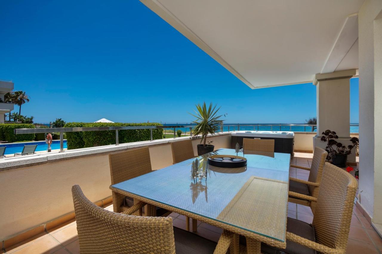 Appt 401-3-Bed-Heaven Beach-Paseo-All Year Heated Pool-Free Bikes Estepona Eksteriør bilde