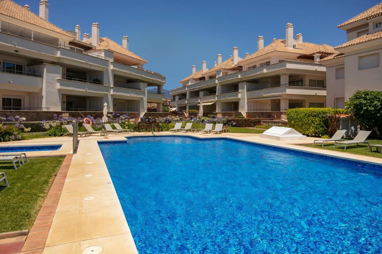 Appt 401-3-Bed-Heaven Beach-Paseo-All Year Heated Pool-Free Bikes Estepona Eksteriør bilde