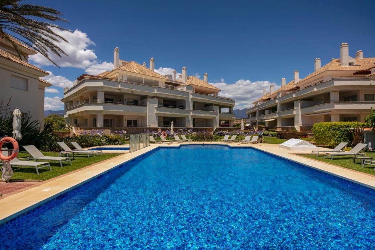Appt 401-3-Bed-Heaven Beach-Paseo-All Year Heated Pool-Free Bikes Estepona Eksteriør bilde