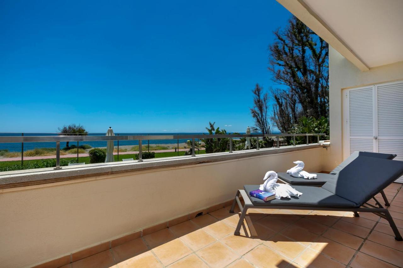 Appt 401-3-Bed-Heaven Beach-Paseo-All Year Heated Pool-Free Bikes Estepona Eksteriør bilde