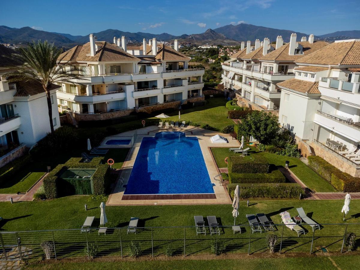 Appt 401-3-Bed-Heaven Beach-Paseo-All Year Heated Pool-Free Bikes Estepona Eksteriør bilde