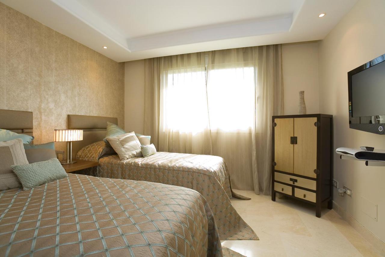 Appt 401-3-Bed-Heaven Beach-Paseo-All Year Heated Pool-Free Bikes Estepona Eksteriør bilde
